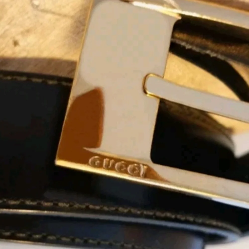 Gucci Men's Black Leather Belt with Solid Gold Brass Buckle